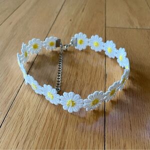 Daisy Lace Choker Necklace - White and Yellow